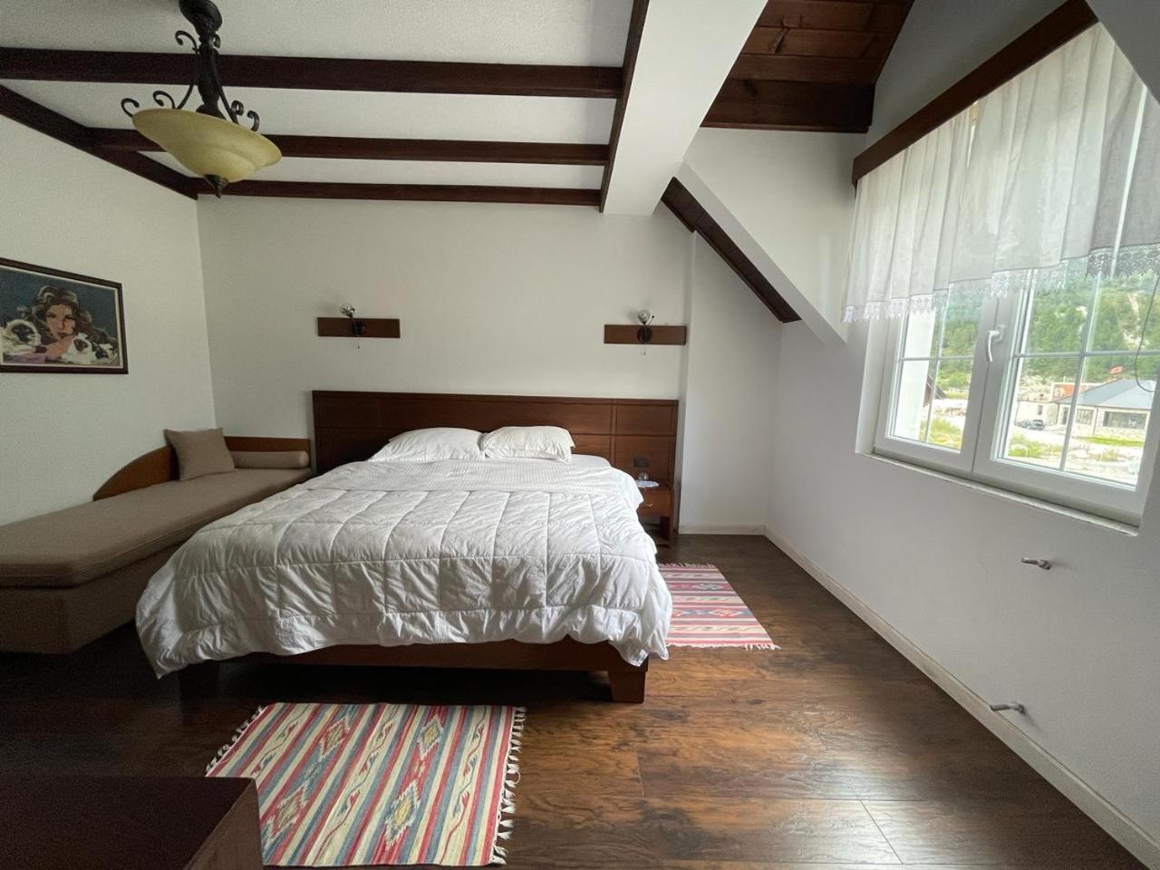Bujtina Valbone Hotel Kültér fotó