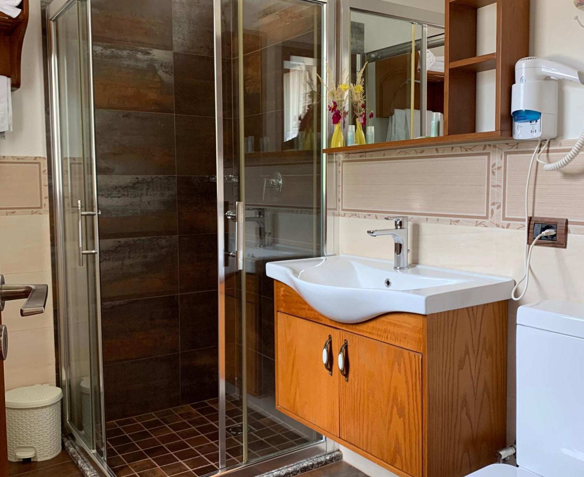 Bujtina Valbone Hotel Kültér fotó