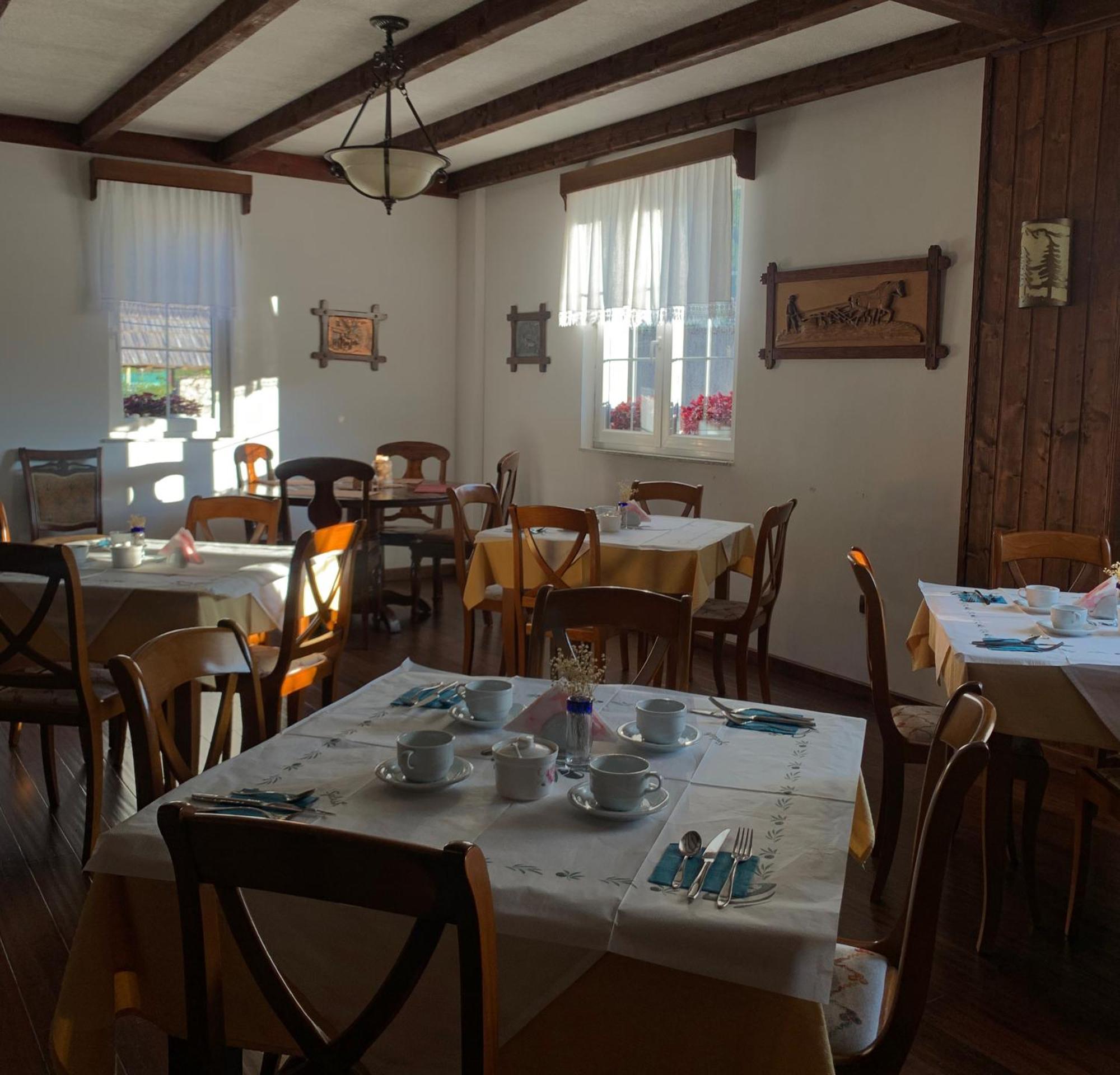 Bujtina Valbone Hotel Kültér fotó
